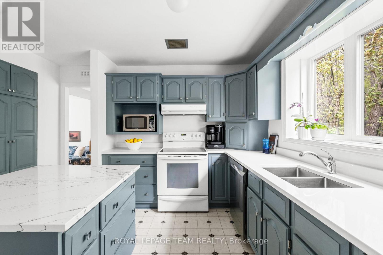 5517 Cedar Drive, Ottawa, Ontario  K4M 1B4 - Photo 9 - X12914106