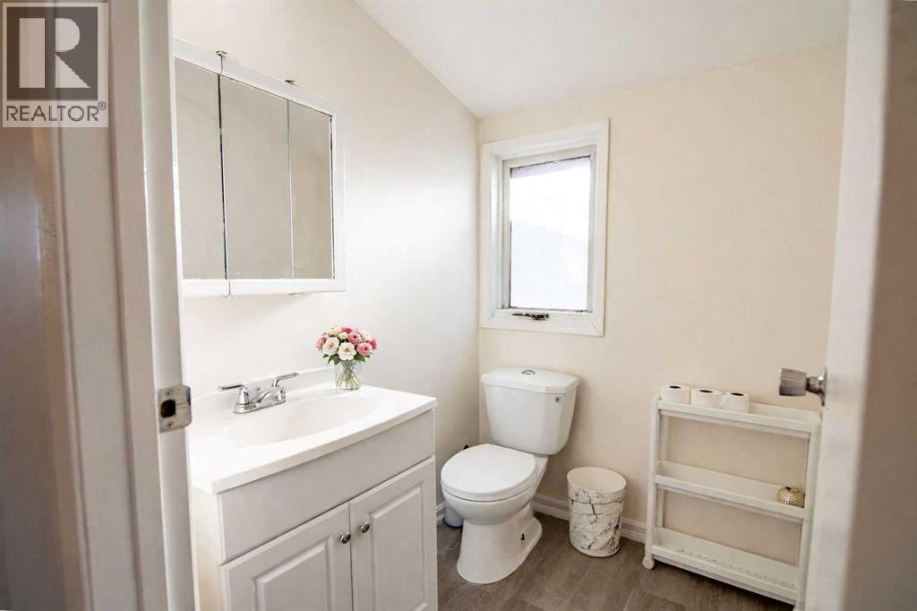 5120 53 Avenue, Ponoka, Alberta  T4J 1H1 - Photo 12 - A2285140