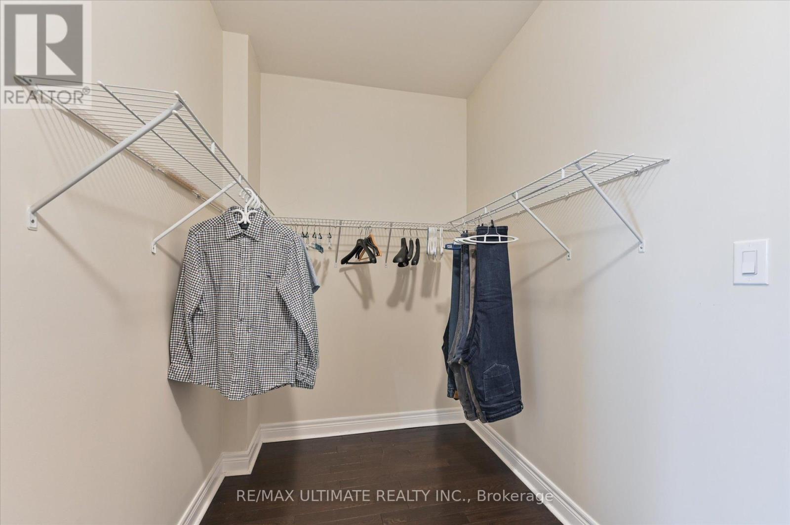 1860 Burnhamthorpe Road E, Mississauga, Ontario  L4X 2S5 - Photo 27 - W12960070