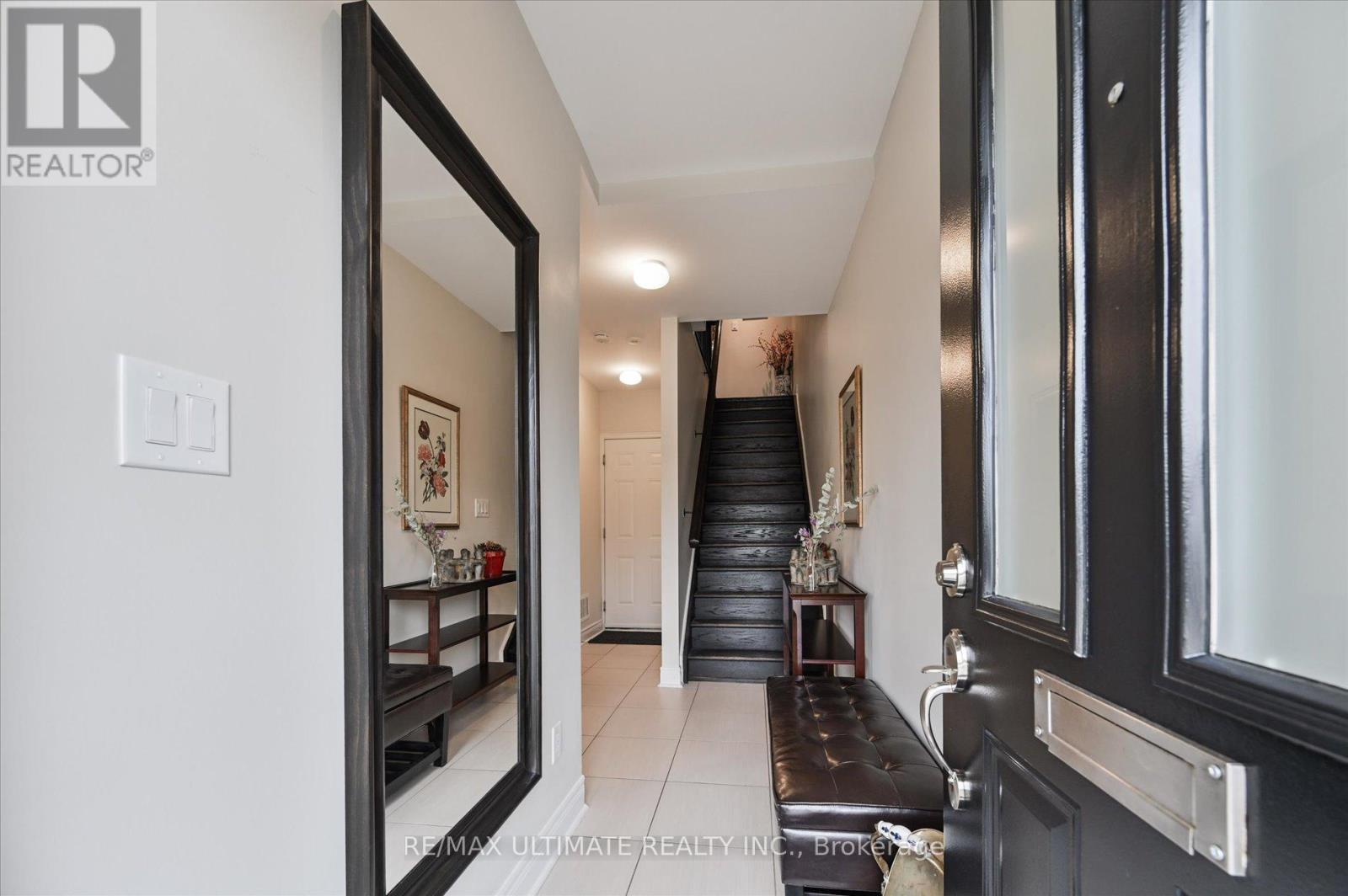 1860 Burnhamthorpe Road E, Mississauga, Ontario  L4X 2S5 - Photo 4 - W12960070