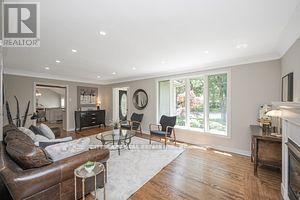 885 Long Drive, Burlington, Ontario  L7T 3J8 - Photo 5 - W12960092