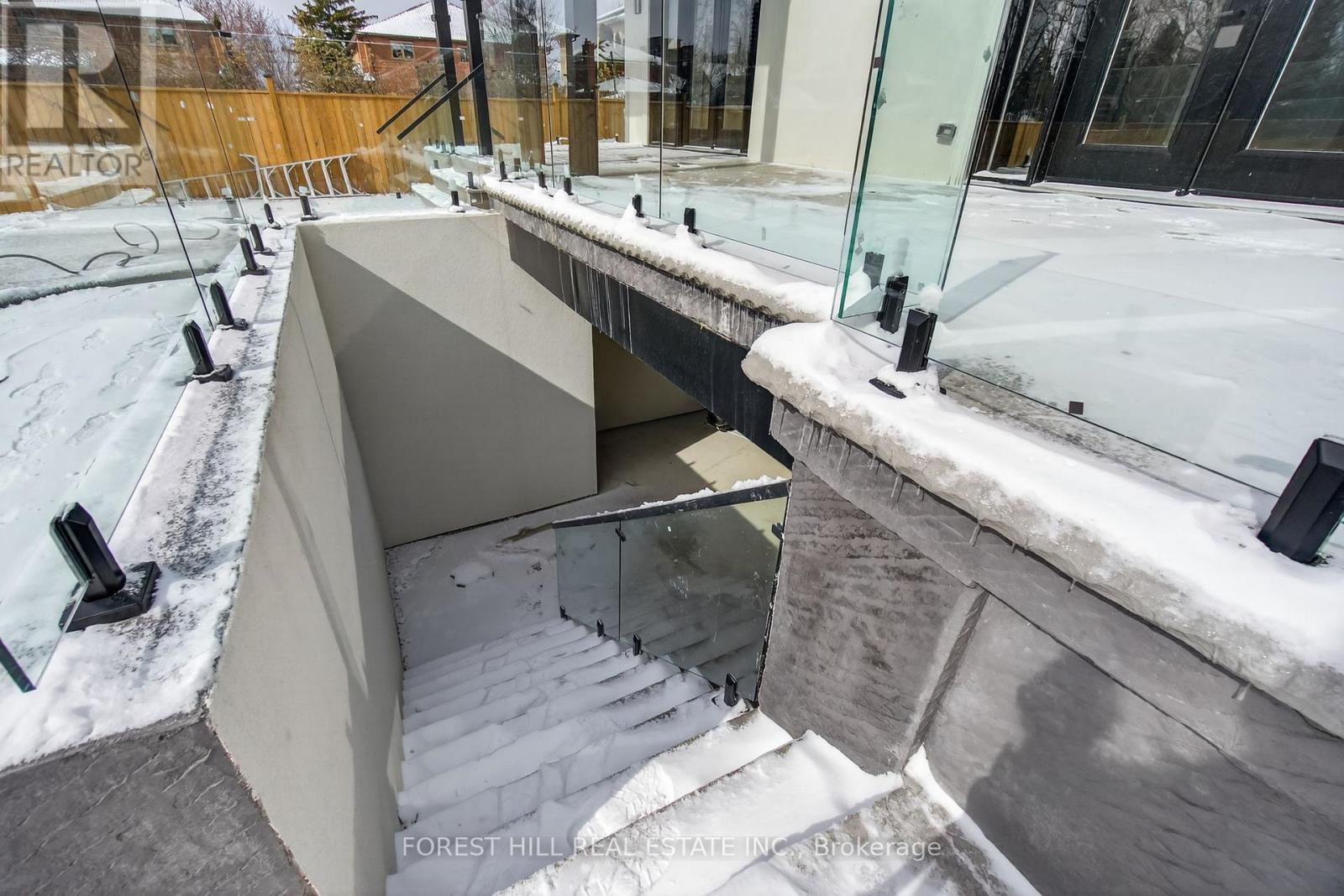 53 Celt Avenue, Toronto, Ontario  M6A 1H2 - Photo 47 - W12960098