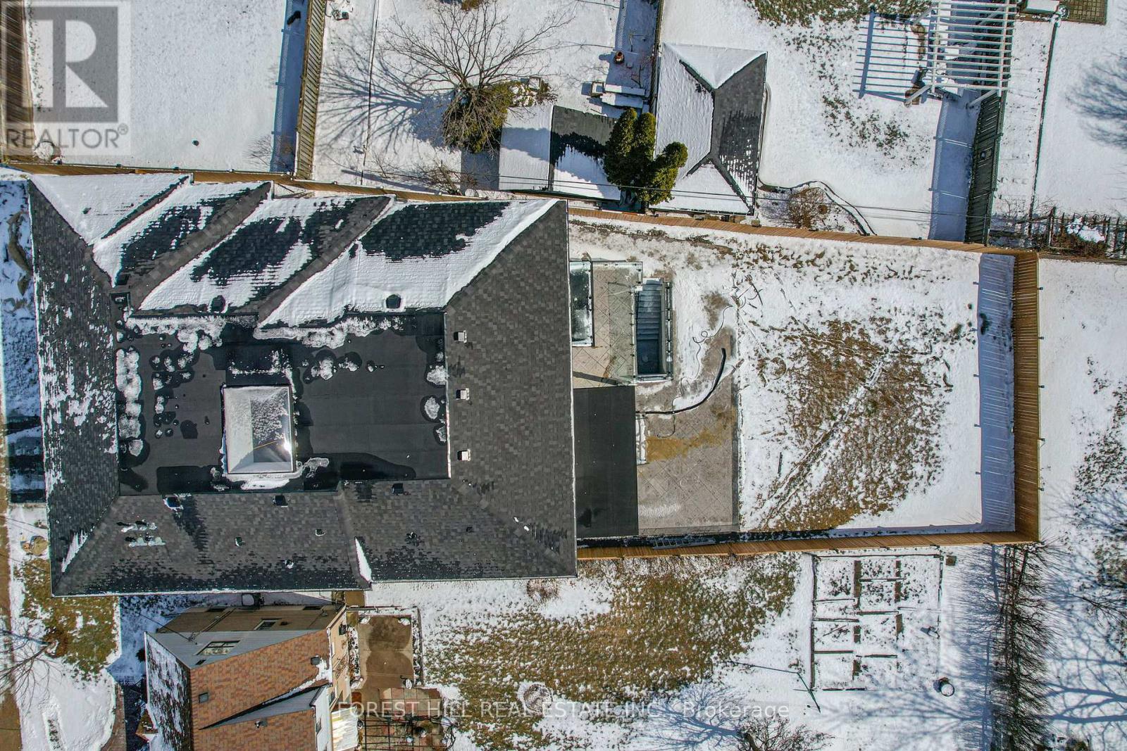 53 Celt Avenue, Toronto, Ontario  M6A 1H2 - Photo 49 - W12960098