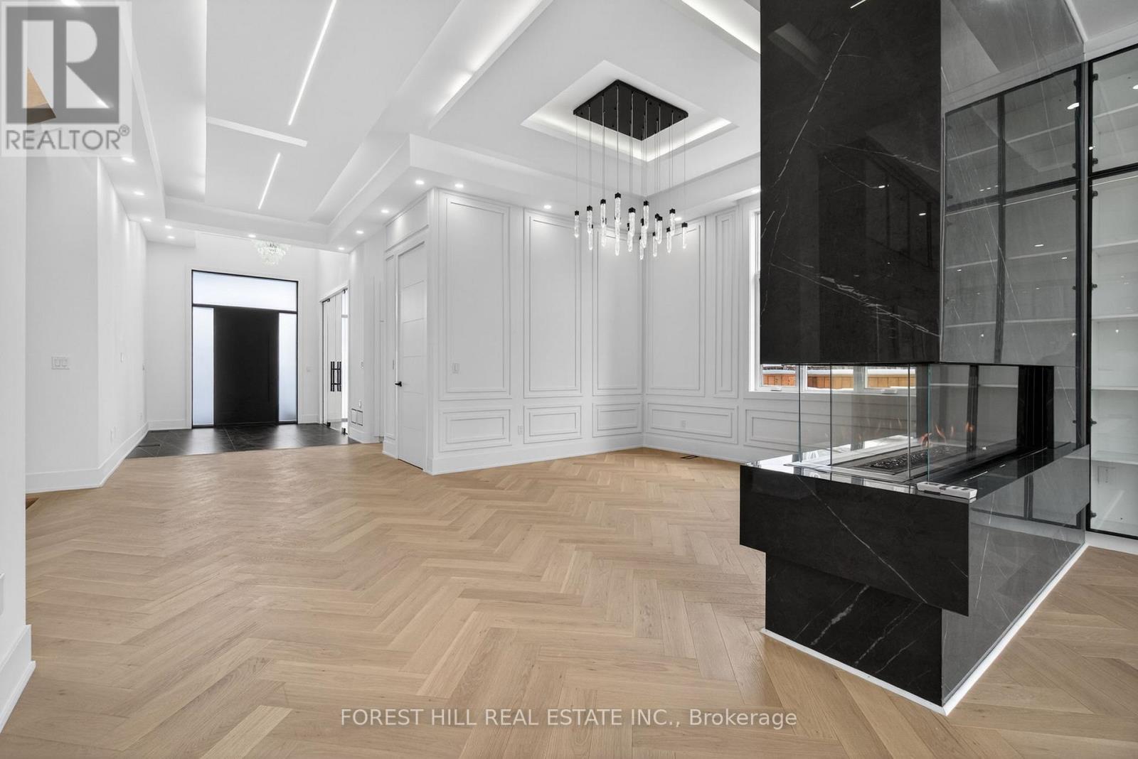 53 Celt Avenue, Toronto, Ontario  M6A 1H2 - Photo 6 - W12960098