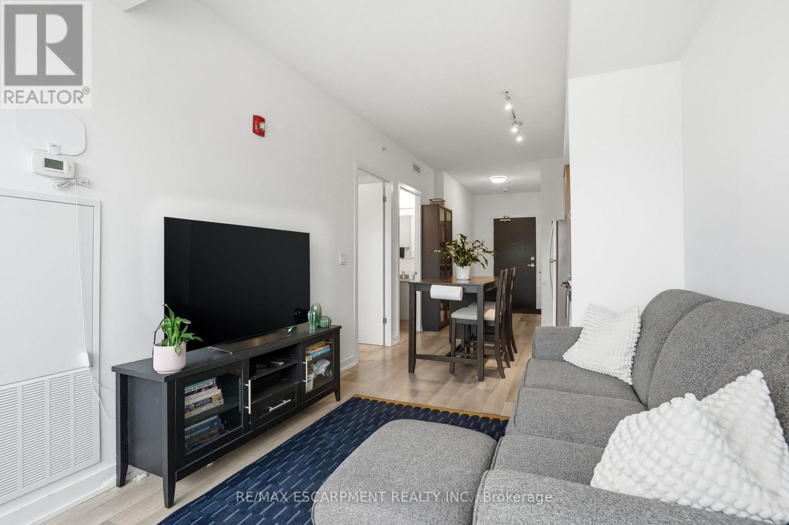 B418 - 5240 Dundas Street, Burlington, Ontario  L7L 0J6 - Photo 12 - W12960120