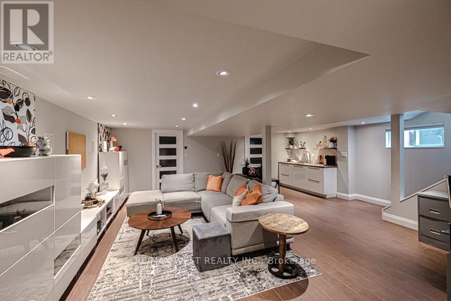 17 Saybrook Avenue, Toronto, Ontario  M8Z 2V3 - Photo 22 - W12960136