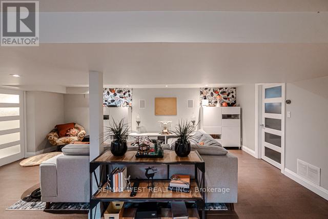 17 Saybrook Avenue, Toronto, Ontario  M8Z 2V3 - Photo 26 - W12960136