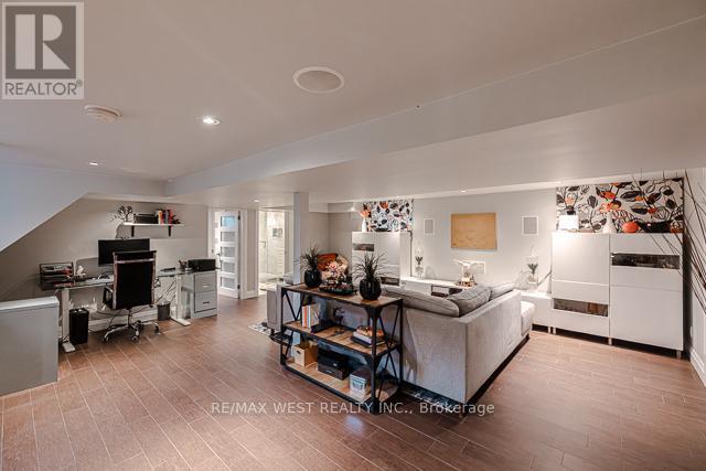 17 Saybrook Avenue, Toronto, Ontario  M8Z 2V3 - Photo 34 - W12960136