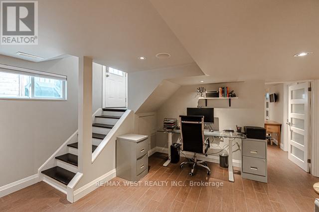 17 Saybrook Avenue, Toronto, Ontario  M8Z 2V3 - Photo 39 - W12960136