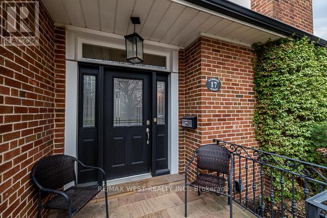 17 Saybrook Avenue, Toronto, Ontario  M8Z 2V3 - Photo 4 - W12960136