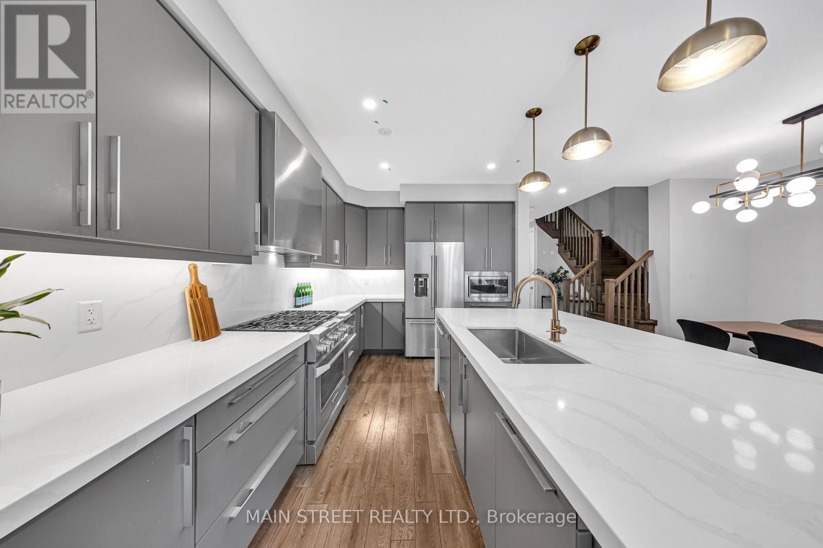 6 Vaudeville Drive, Toronto, Ontario M8W 0B5 - Photo 14 - W12960146