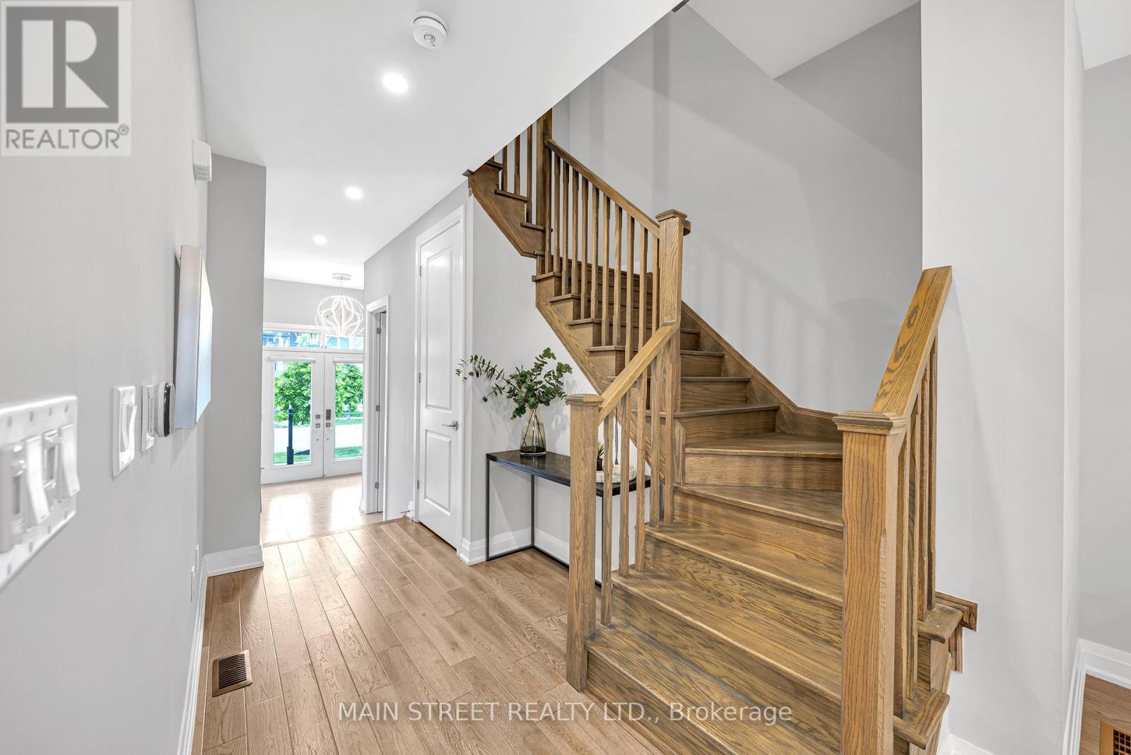 6 Vaudeville Drive, Toronto, Ontario M8W 0B5 - Photo 21 - W12960146