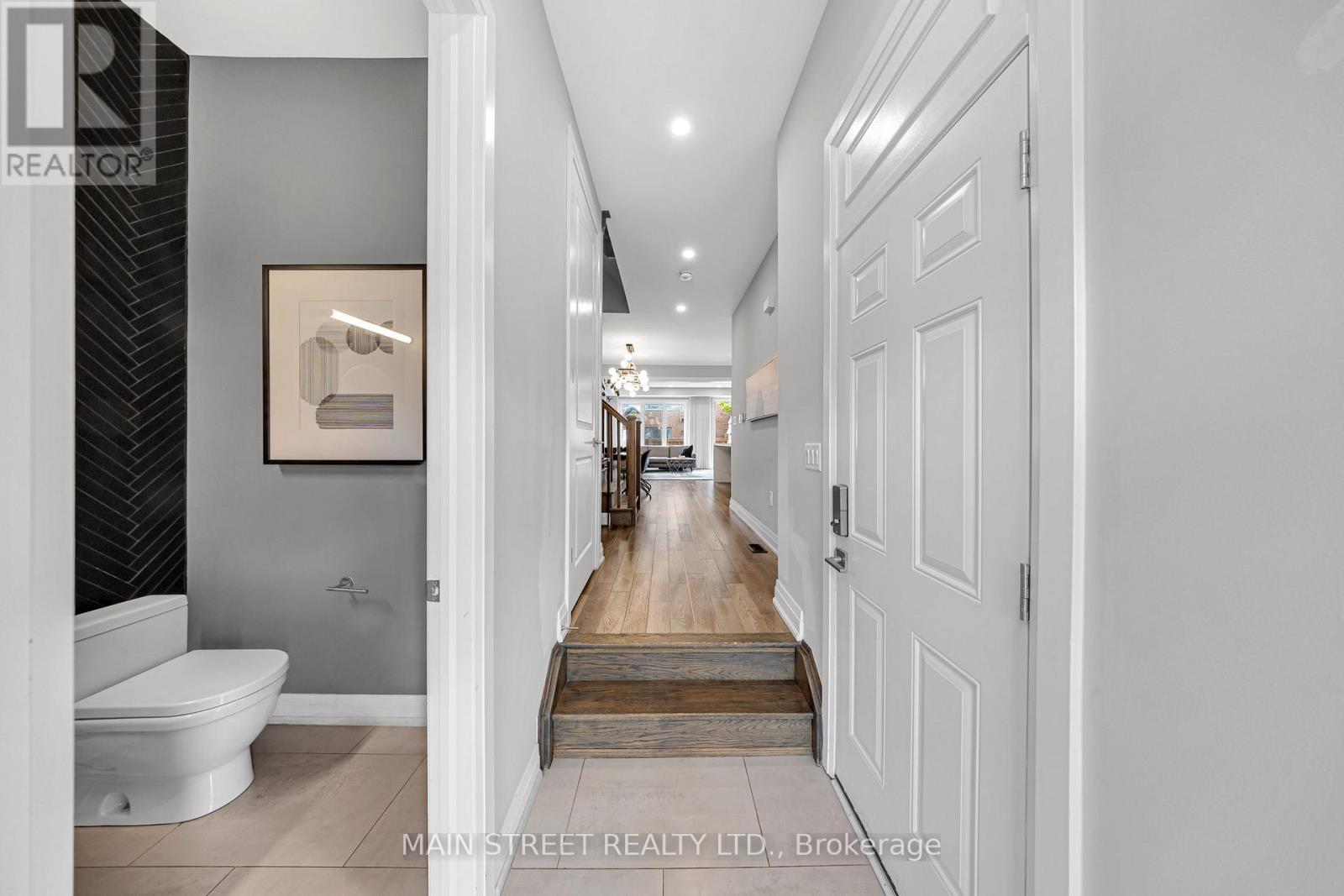 6 Vaudeville Drive, Toronto, Ontario M8W 0B5 - Photo 7 - W12960146