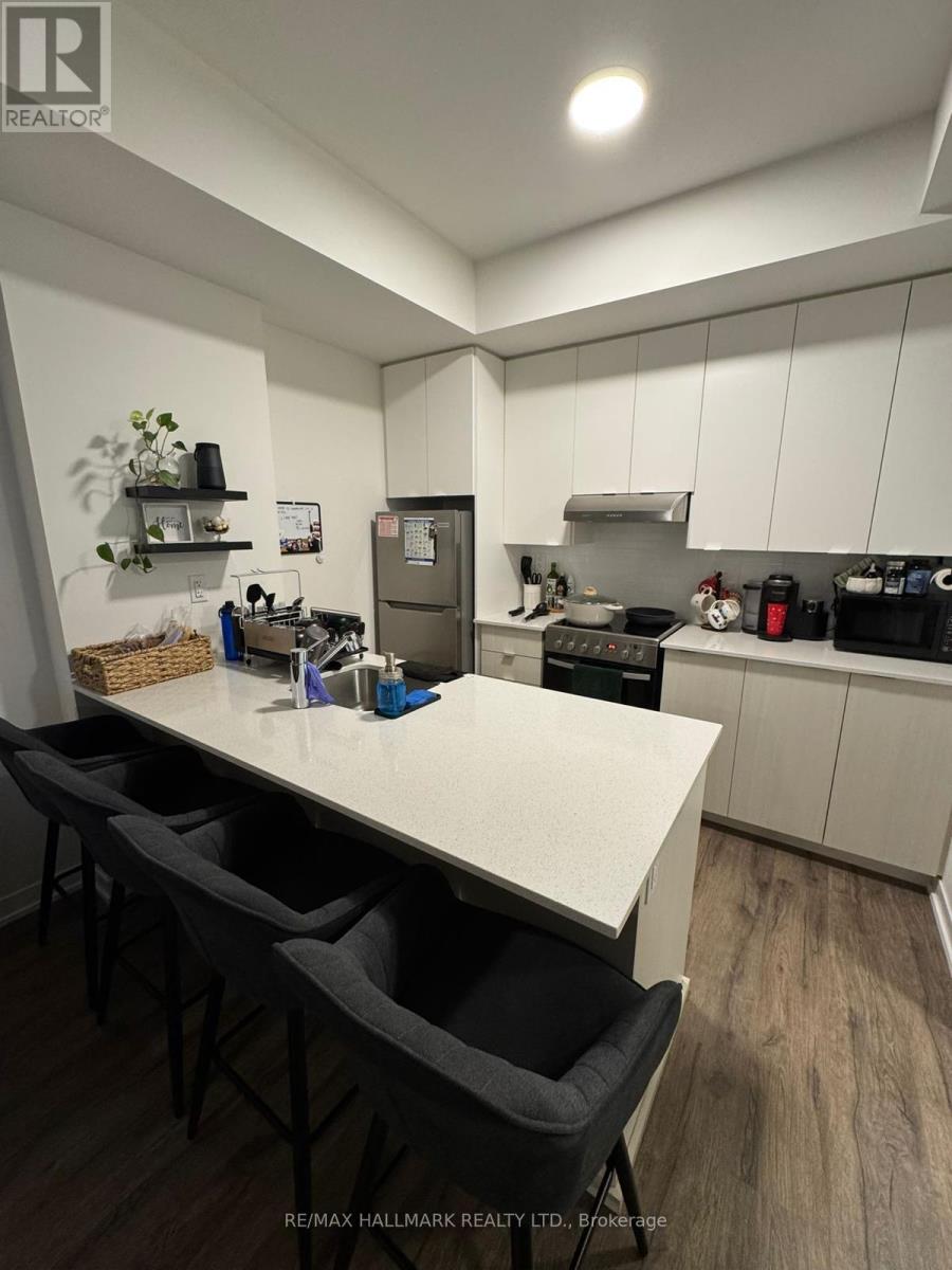 111 - 140 Canon Jackson Drive, Toronto, Ontario  M6M 0B9 - Photo 2 - W12960174