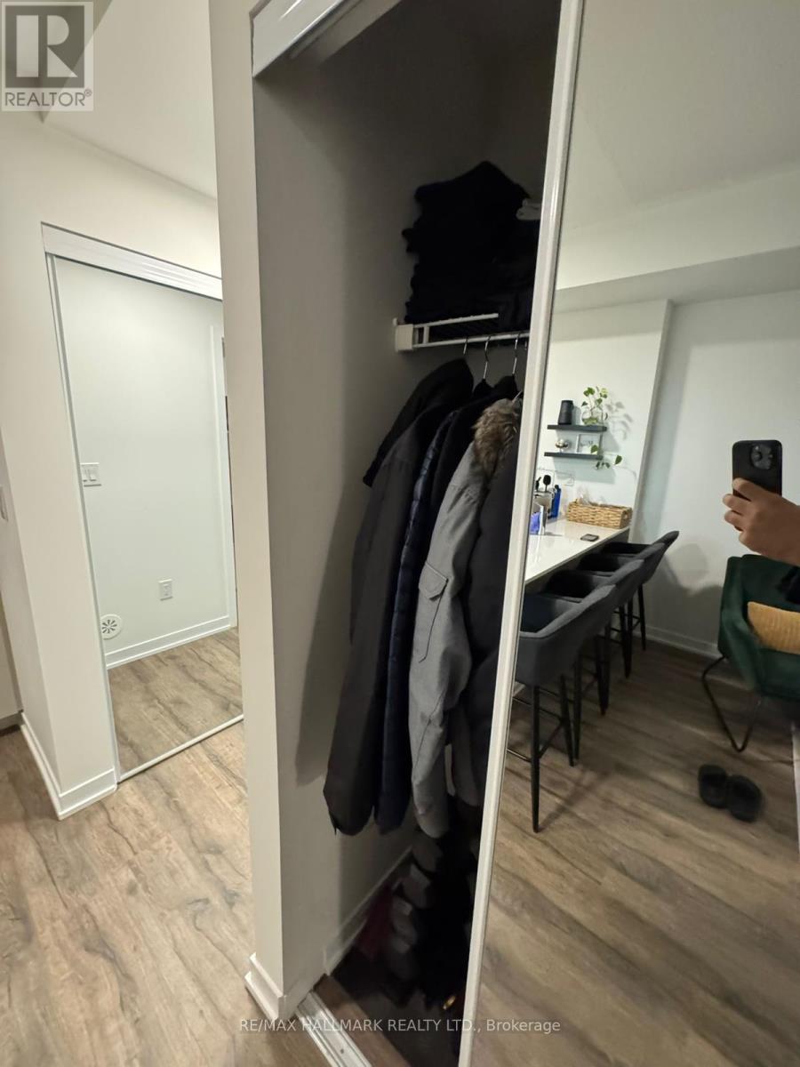 111 - 140 Canon Jackson Drive, Toronto, Ontario  M6M 0B9 - Photo 9 - W12960174