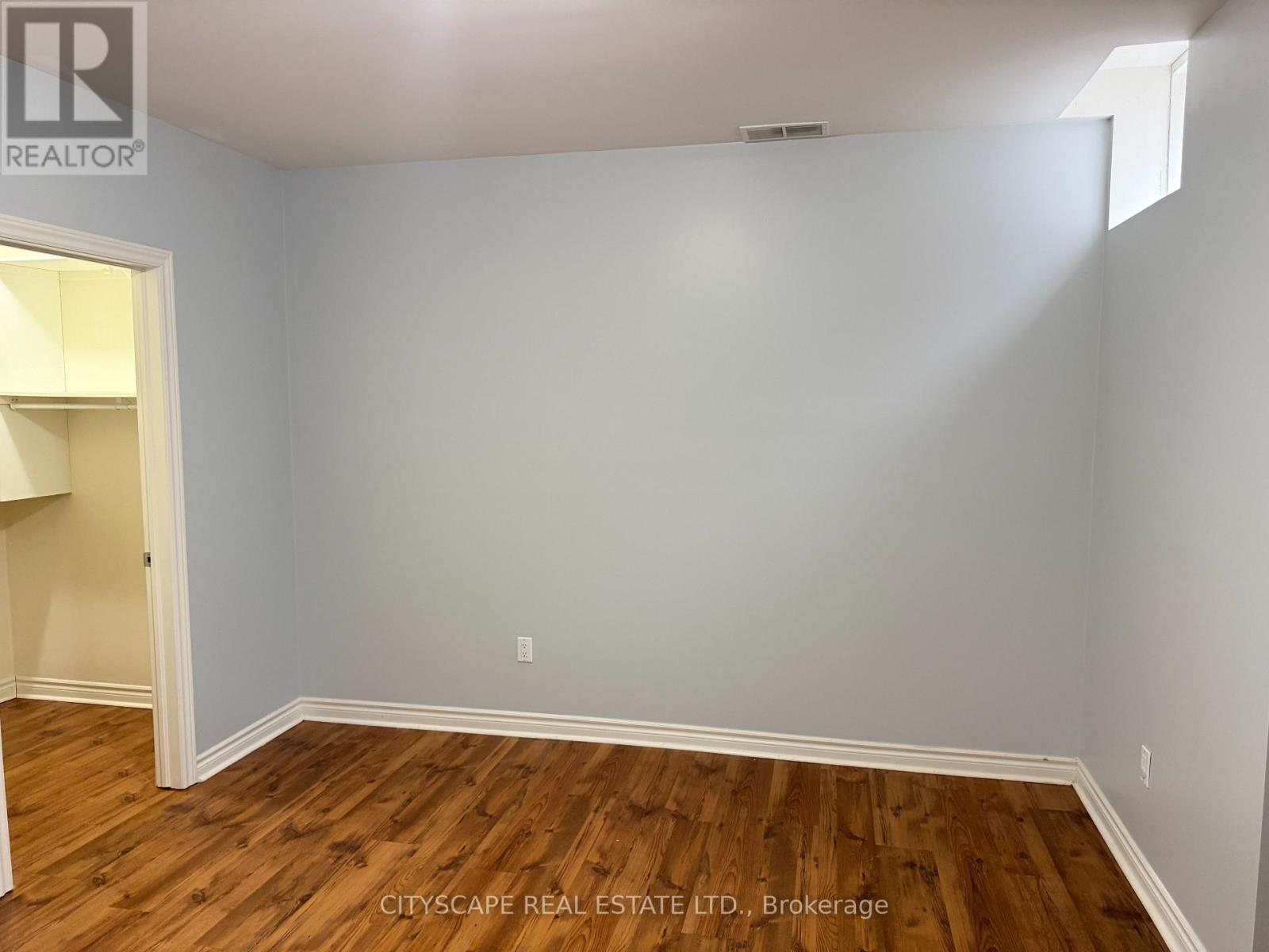 1210 Christie Circle, Milton, Ontario  L9T 6V5 - Photo 6 - W12960178