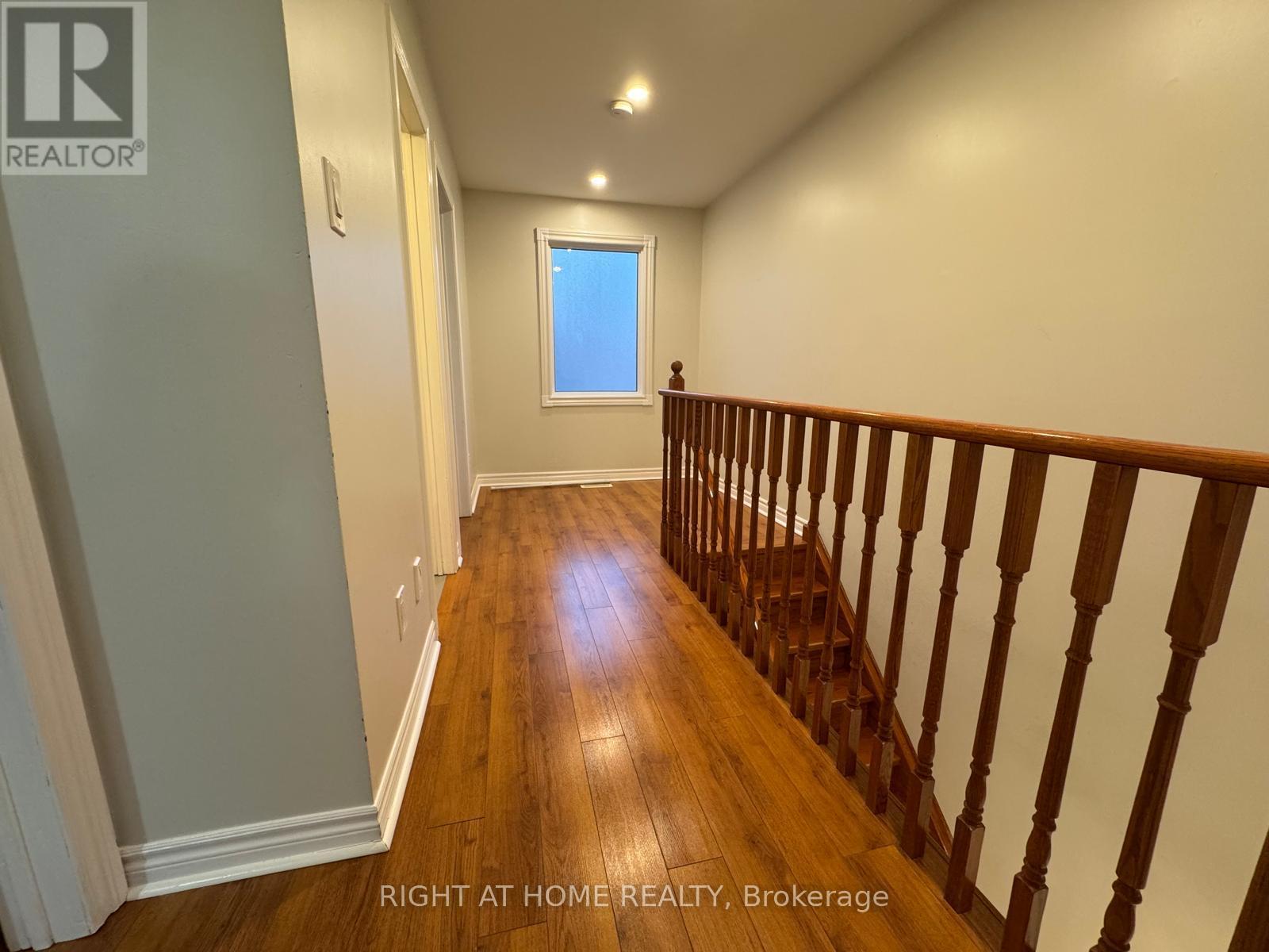 3369 Burdock Place, Mississauga, Ontario  L5A 4B7 - Photo 9 - W12960184