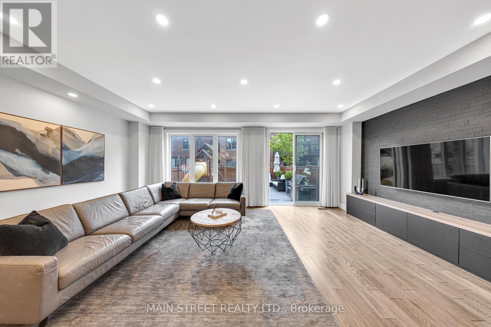 6 Vaudeville Drive, Toronto, Ontario  M8W 0B5 - Photo 16 - W12960192