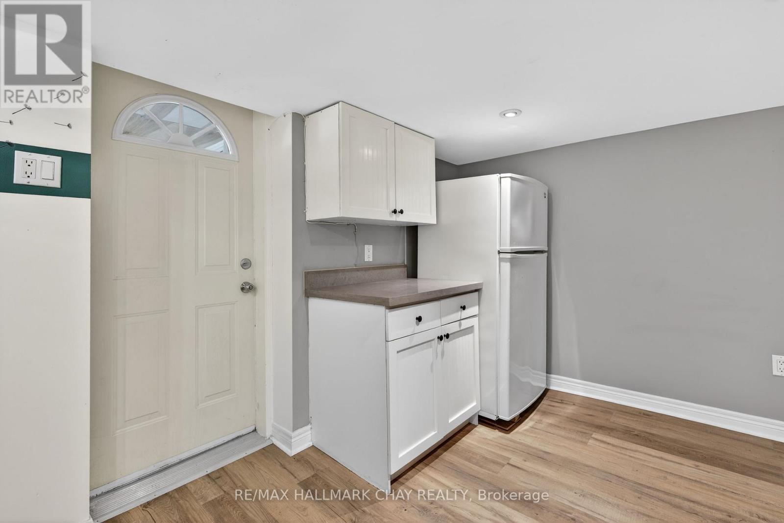 Lower - 45 Caledonia Road, Toronto, Ontario  M6E 4S3 - Photo 7 - W12960198