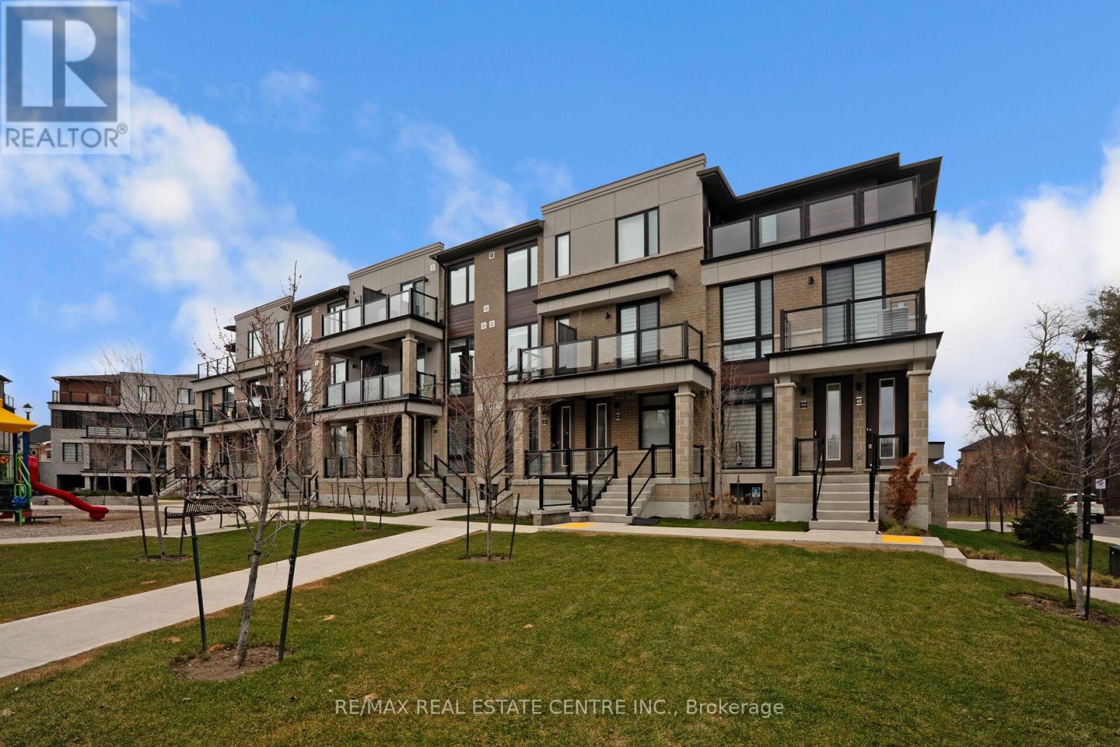 43 - 45 Knotsberry Circle, Brampton, Ontario  L6Y 6G1 - Photo 3 - W12960202