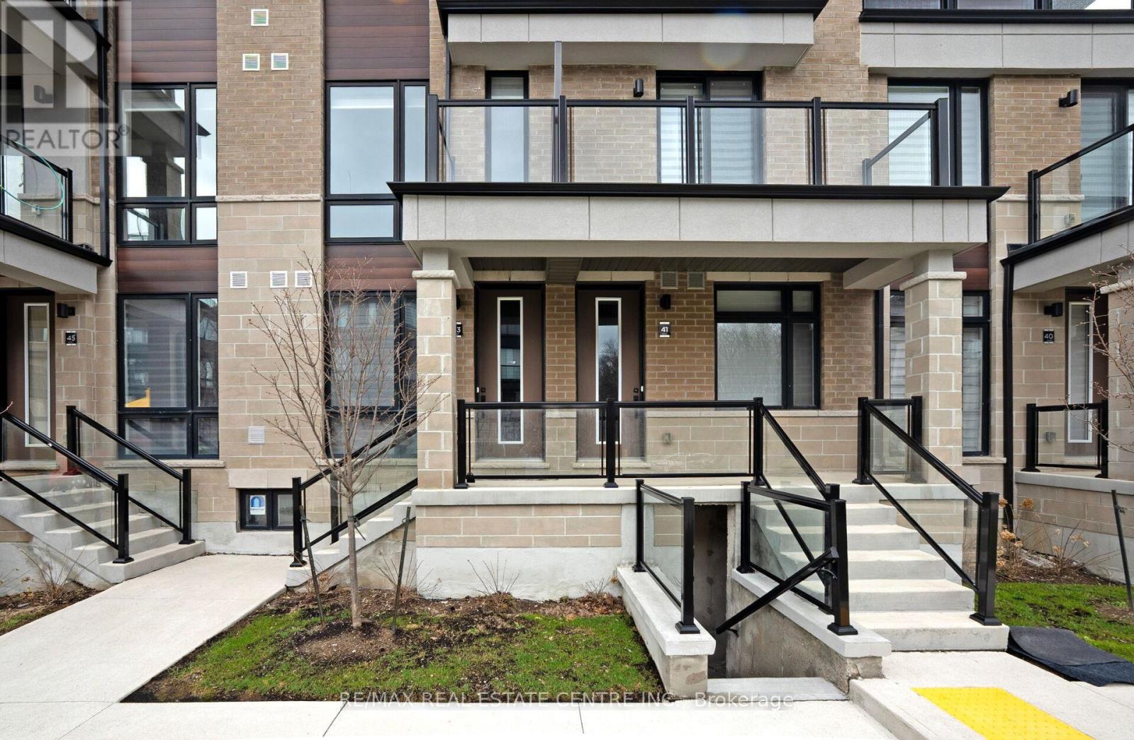 43 - 45 Knotsberry Circle, Brampton, Ontario  L6Y 6G1 - Photo 4 - W12960202