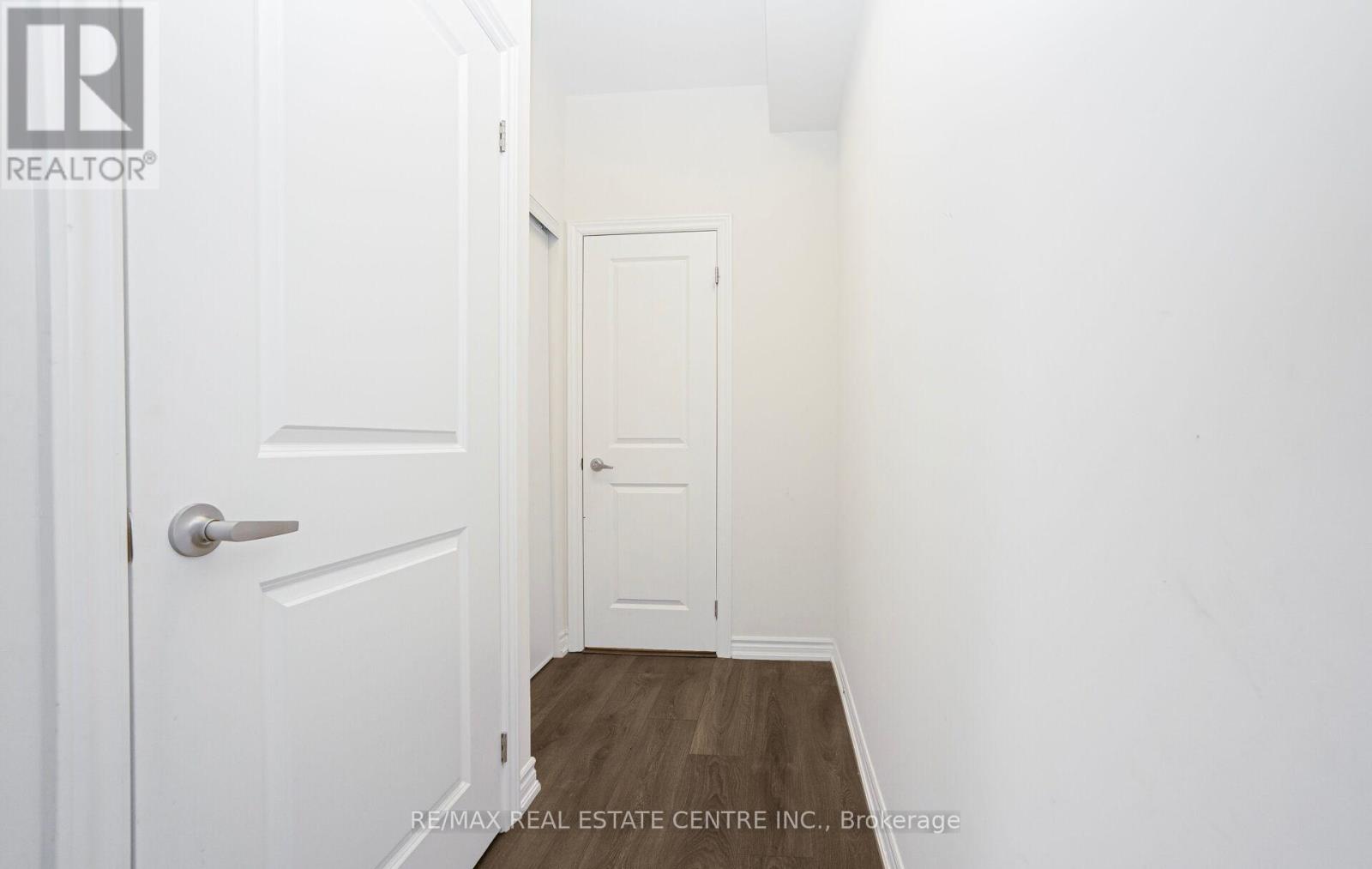 43 - 45 Knotsberry Circle, Brampton, Ontario  L6Y 6G1 - Photo 8 - W12960202