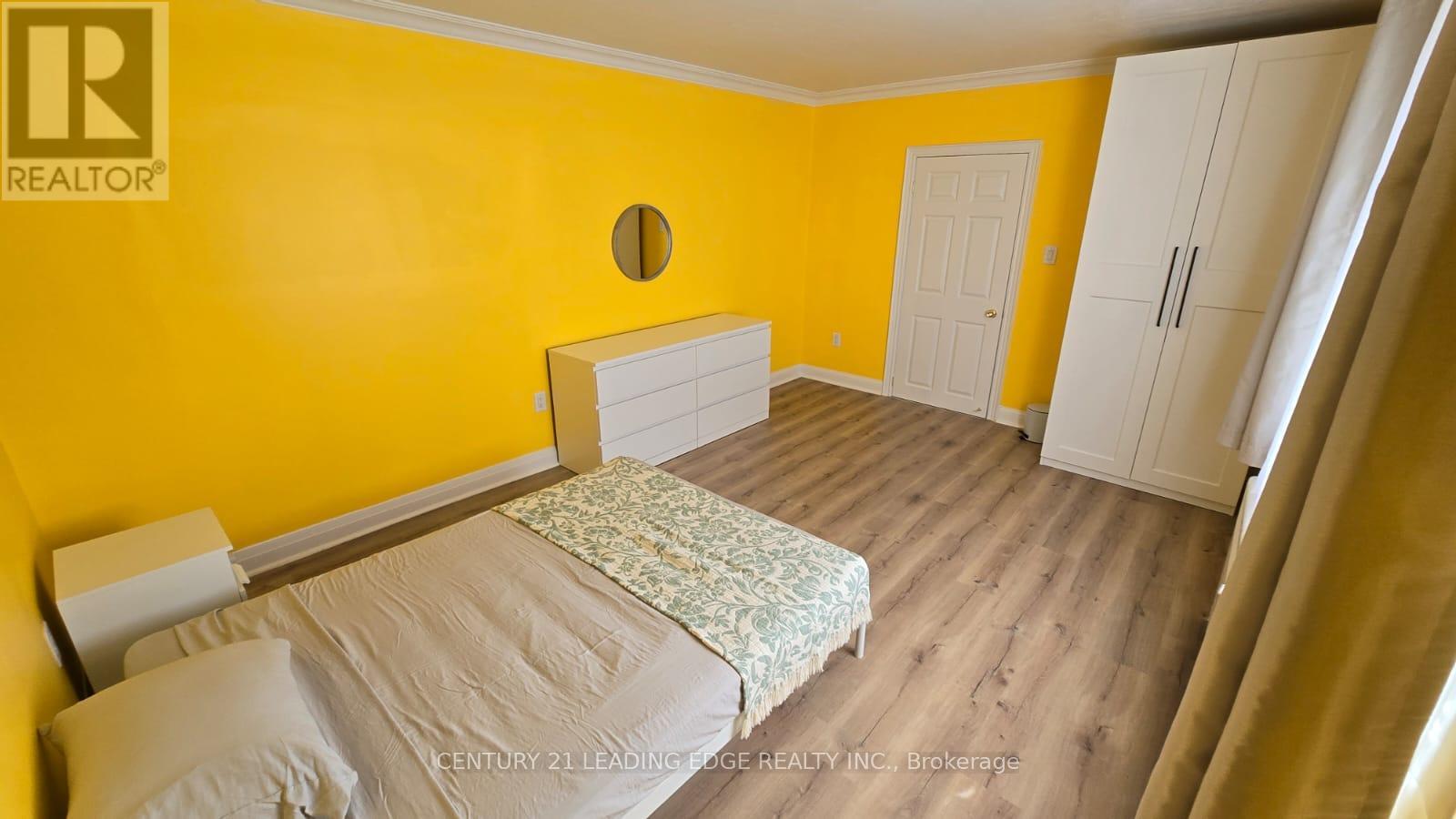 70 Westdale Drive, Toronto, Ontario  M3K 1A6 - Photo 12 - W12960218