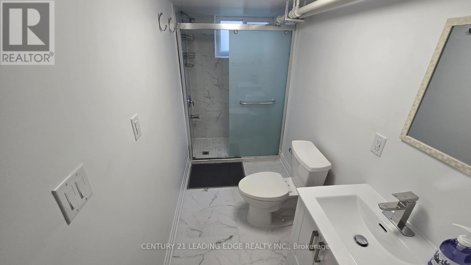 70 Westdale Drive, Toronto, Ontario  M3K 1A6 - Photo 16 - W12960218