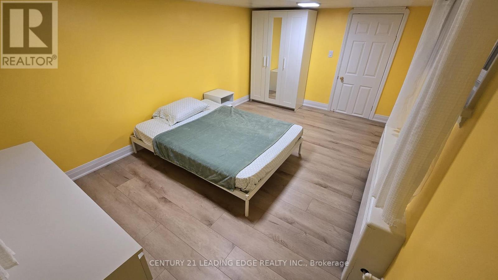 70 Westdale Drive, Toronto, Ontario  M3K 1A6 - Photo 18 - W12960218