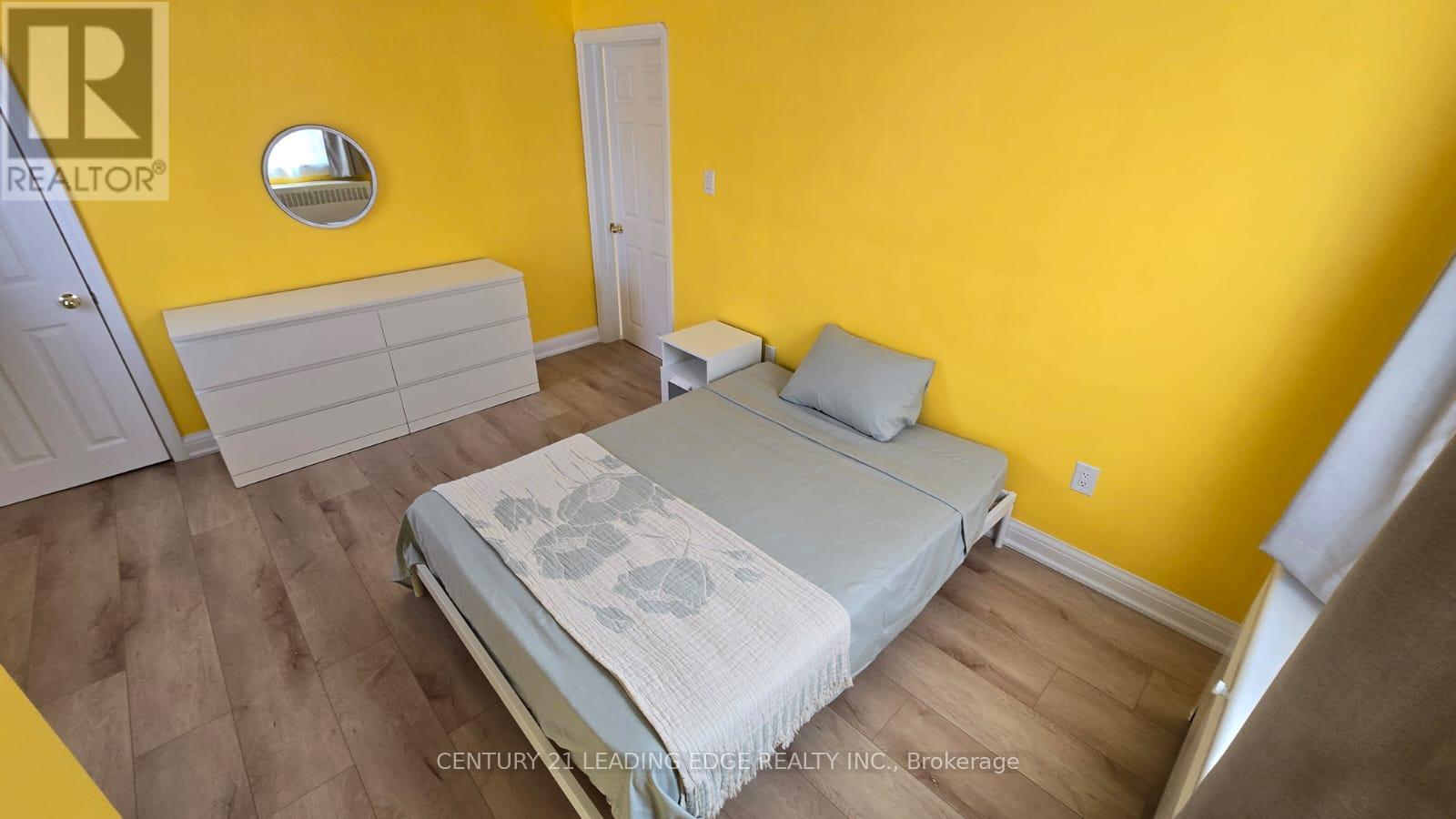 70 Westdale Drive, Toronto, Ontario  M3K 1A6 - Photo 7 - W12960218