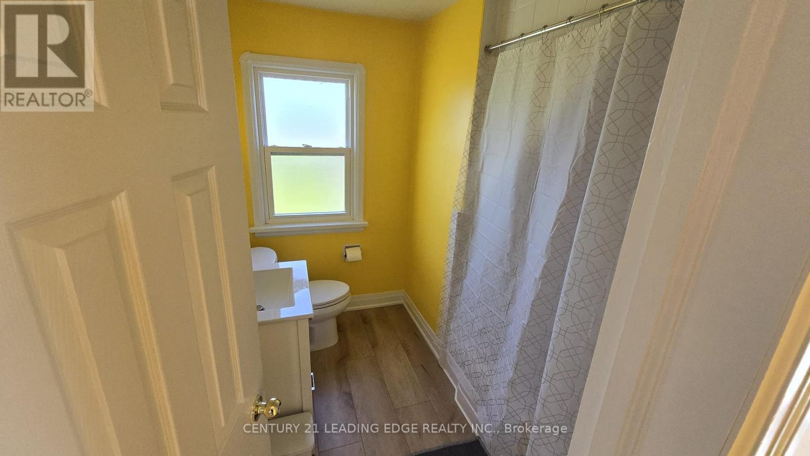 70 Westdale Drive, Toronto, Ontario  M3K 1A6 - Photo 9 - W12960218