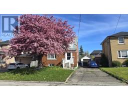 70 WESTDALE DRIVE, Toronto, Ontario