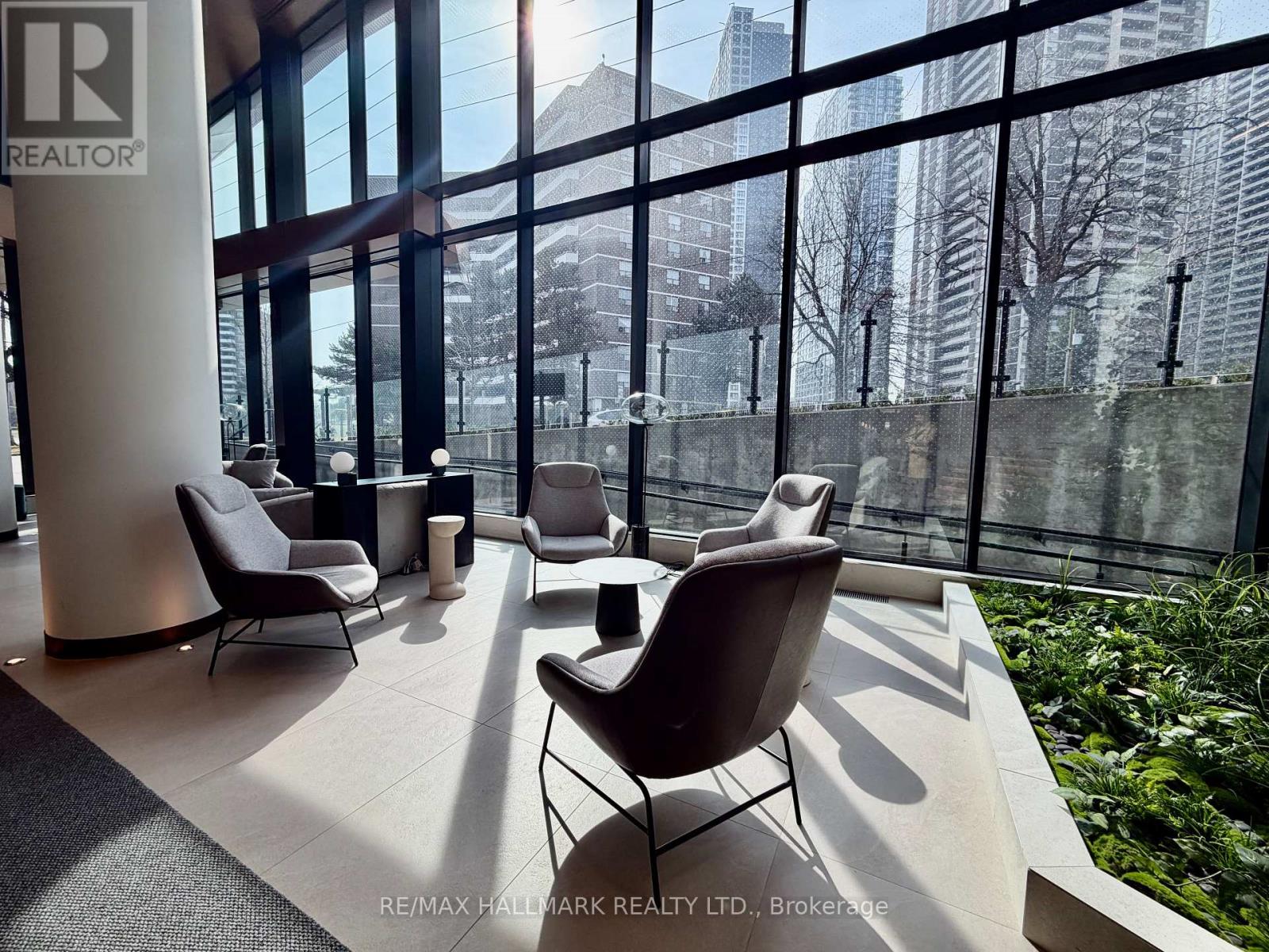 2015 - 60 Central Park Roadway, Toronto, Ontario  M9A 3K1 - Photo 11 - W12960226