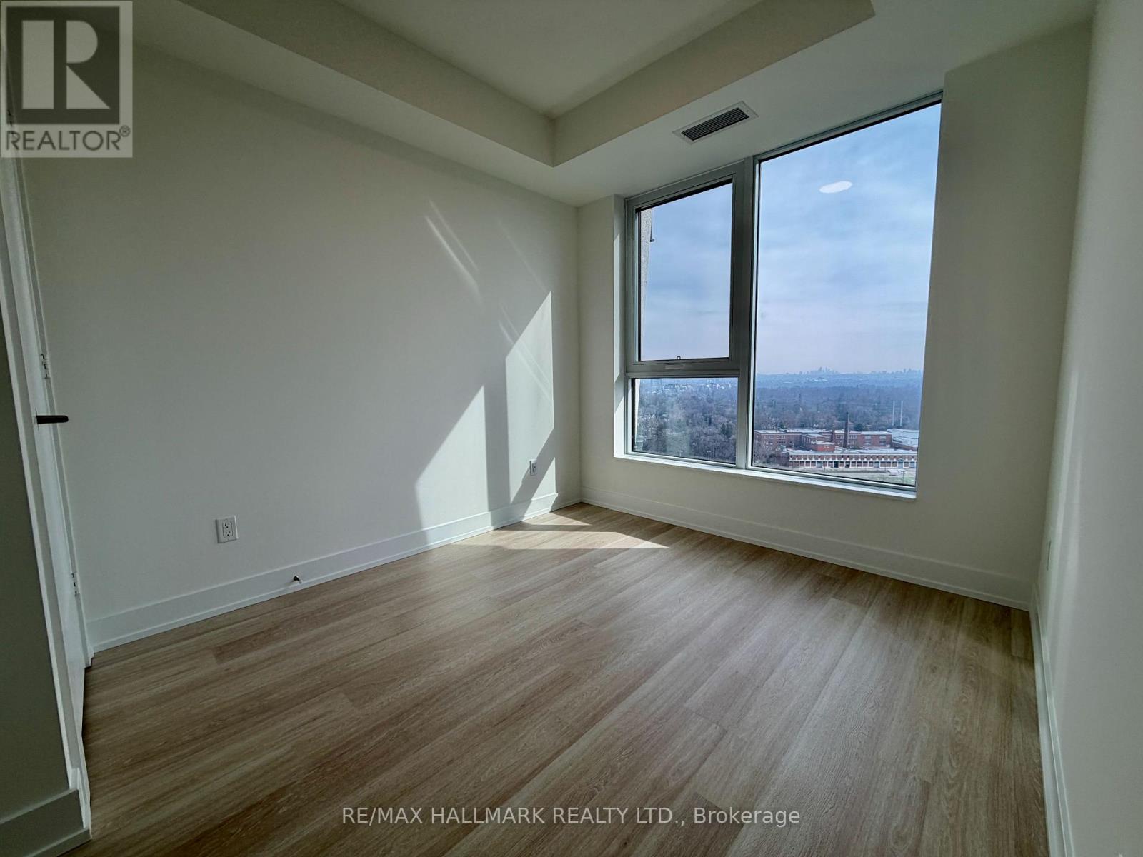 2015 - 60 Central Park Roadway, Toronto, Ontario  M9A 3K1 - Photo 7 - W12960226