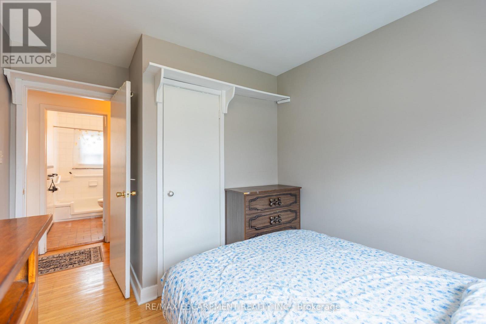 1 Snaresbrook Drive, Toronto, Ontario  M9W 2N5 - Photo 15 - W12960240