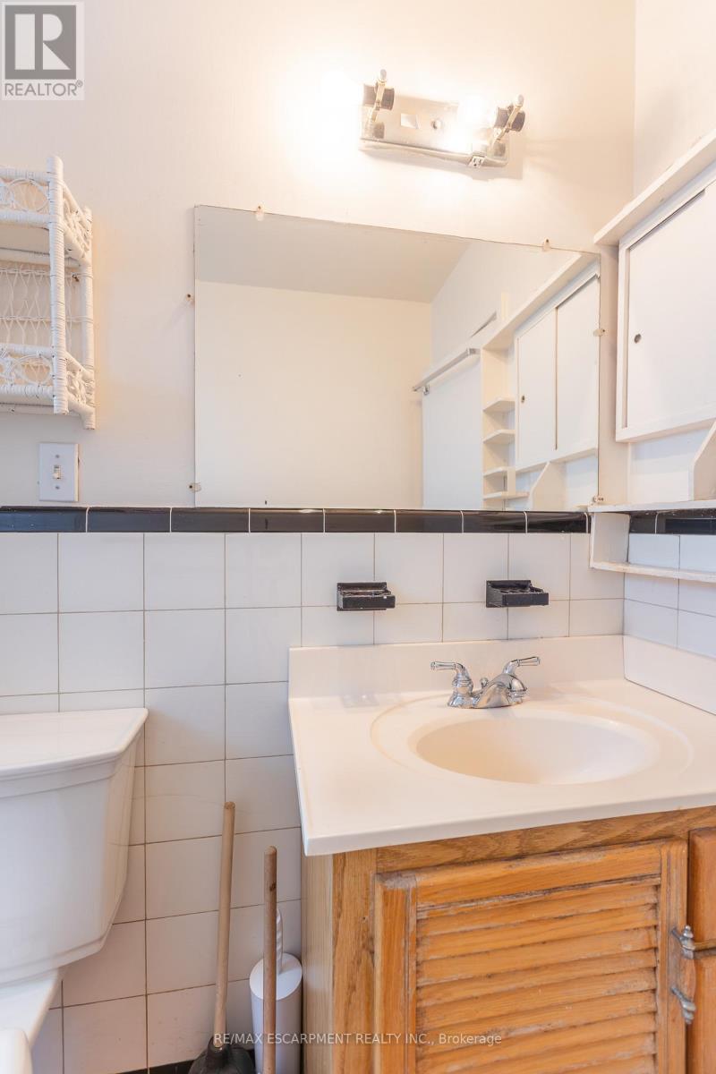 1 Snaresbrook Drive, Toronto, Ontario  M9W 2N5 - Photo 23 - W12960240