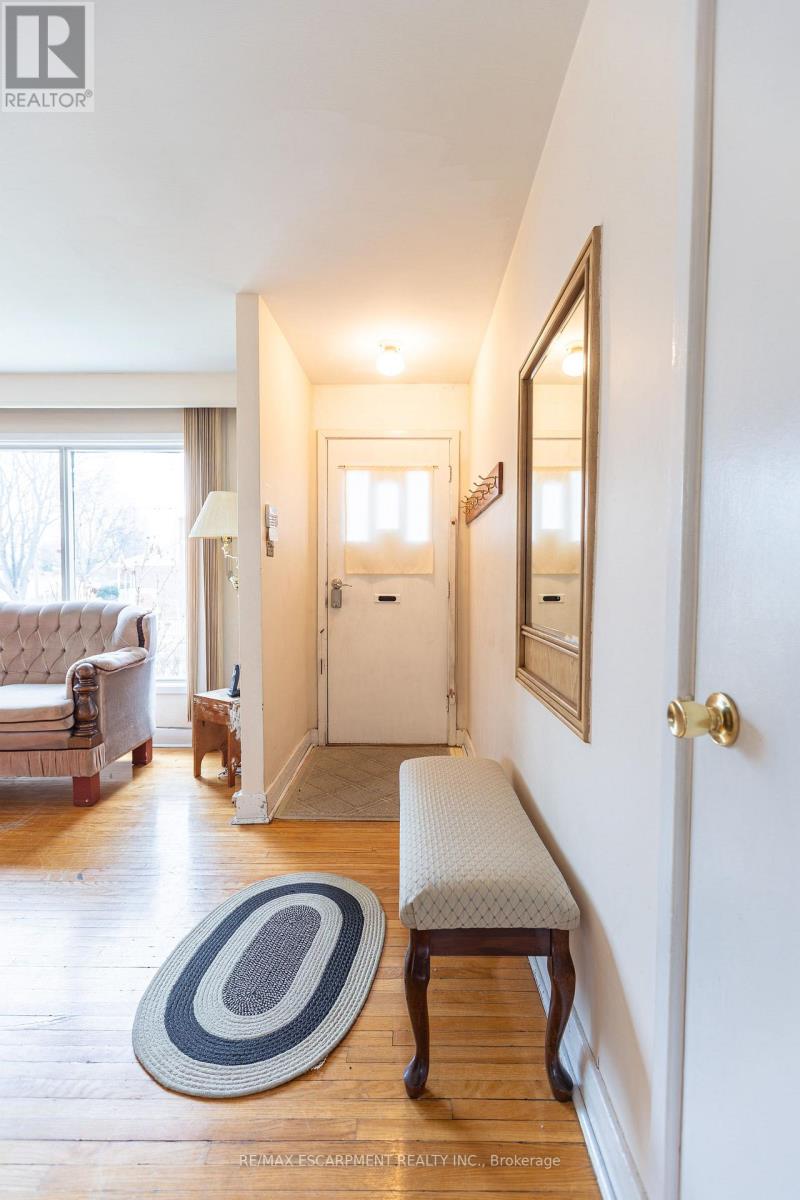 1 Snaresbrook Drive, Toronto, Ontario  M9W 2N5 - Photo 26 - W12960240