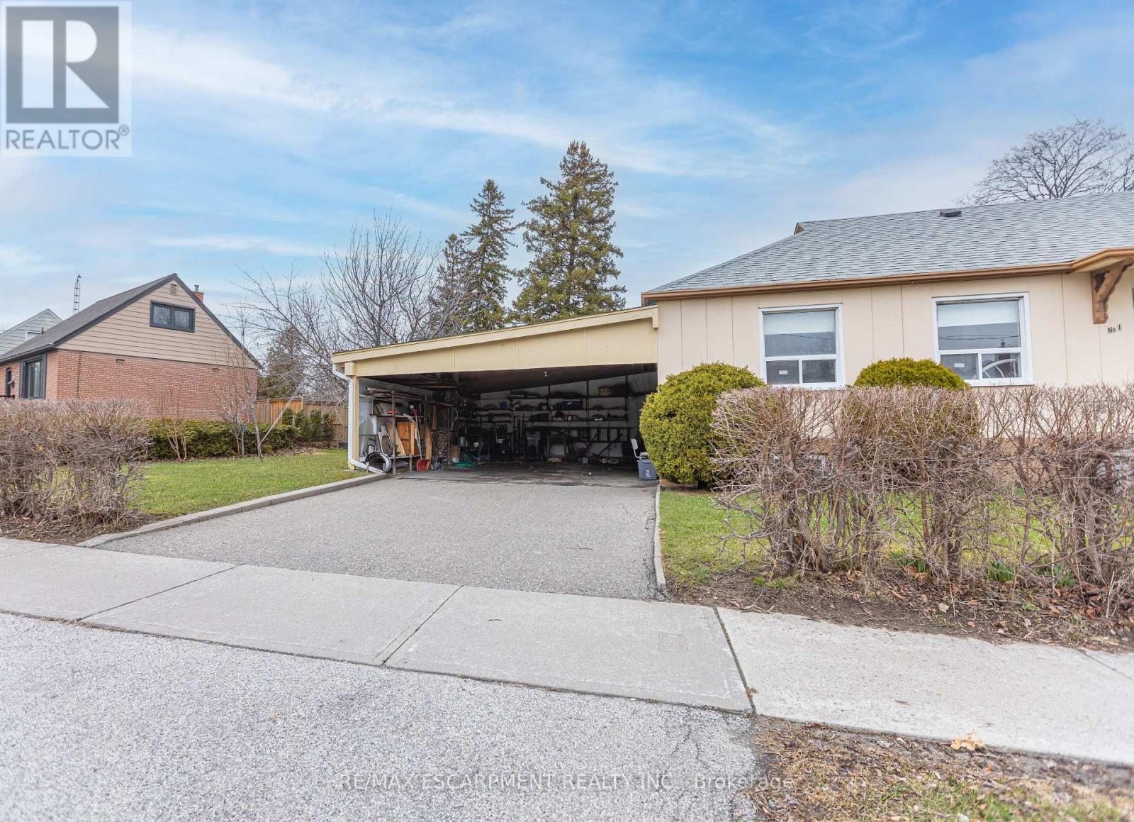 1 Snaresbrook Drive, Toronto, Ontario  M9W 2N5 - Photo 3 - W12960240