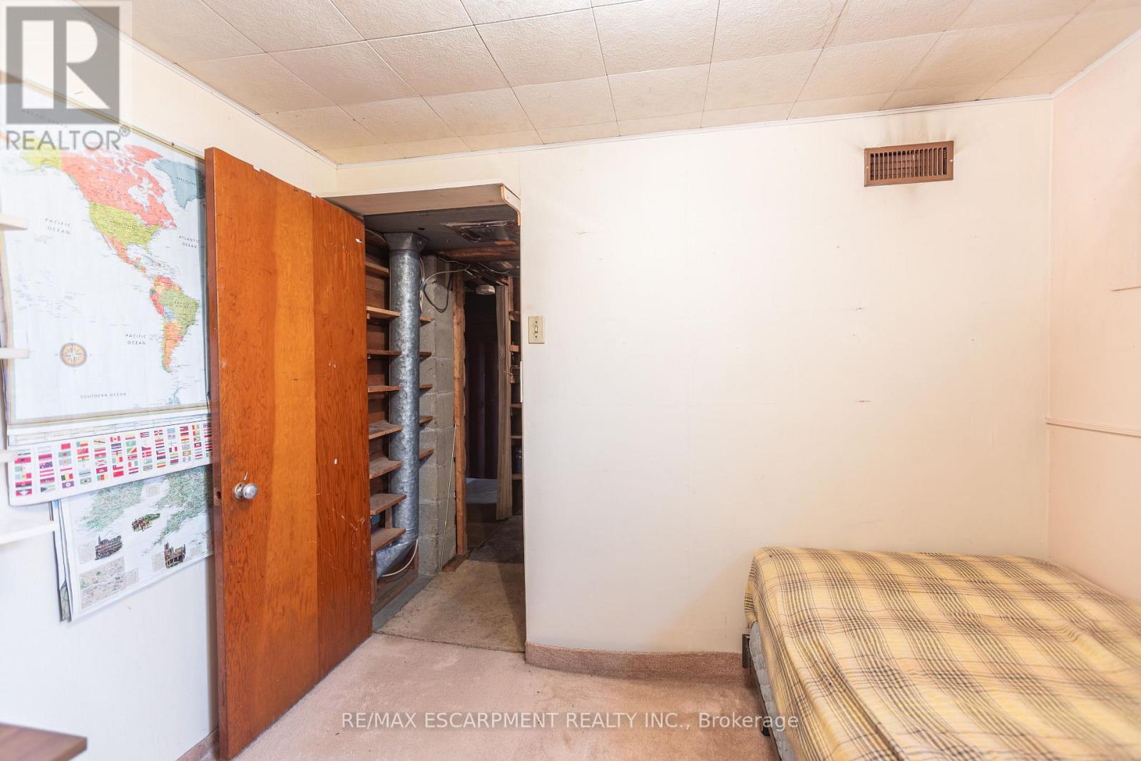 1 Snaresbrook Drive, Toronto, Ontario  M9W 2N5 - Photo 44 - W12960240