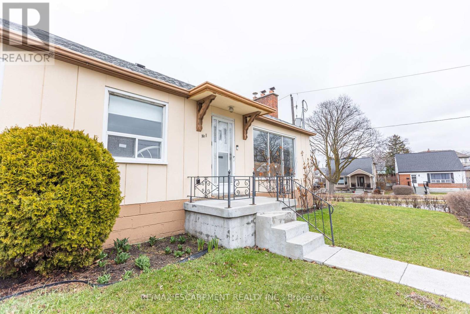 1 Snaresbrook Drive, Toronto, Ontario  M9W 2N5 - Photo 45 - W12960240