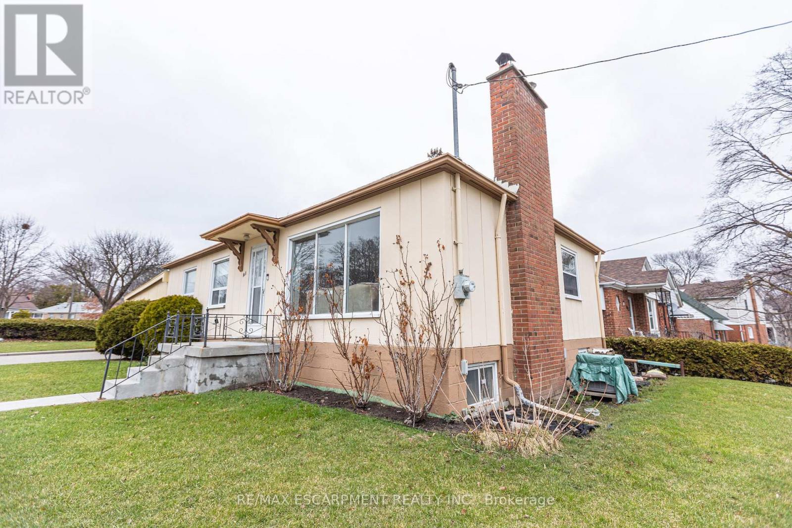 1 Snaresbrook Drive, Toronto, Ontario  M9W 2N5 - Photo 46 - W12960240