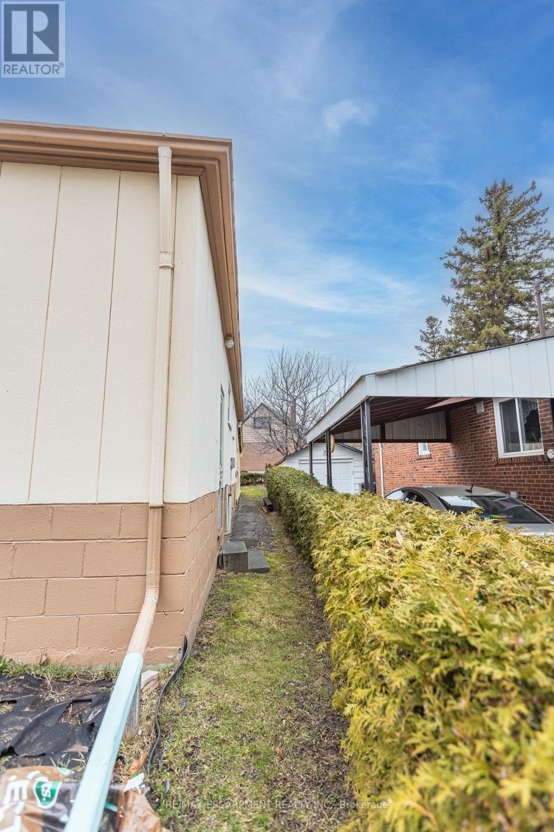 1 Snaresbrook Drive, Toronto, Ontario  M9W 2N5 - Photo 47 - W12960240