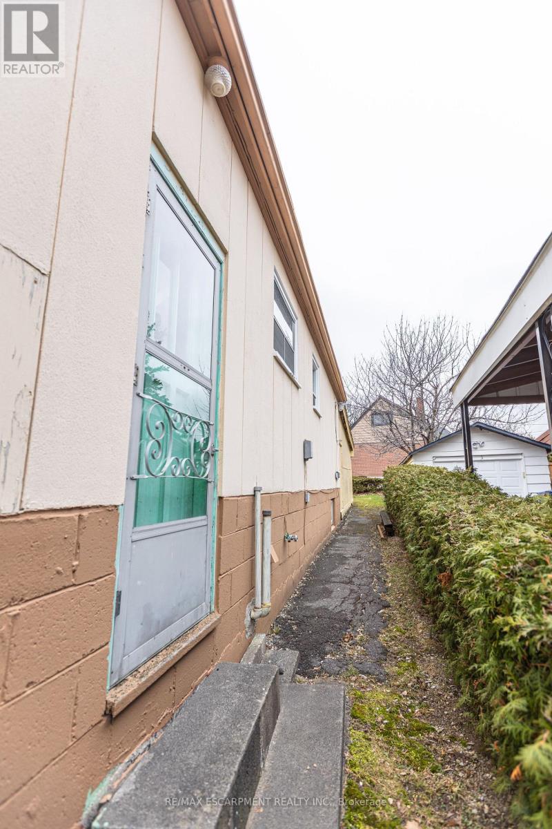 1 Snaresbrook Drive, Toronto, Ontario  M9W 2N5 - Photo 48 - W12960240