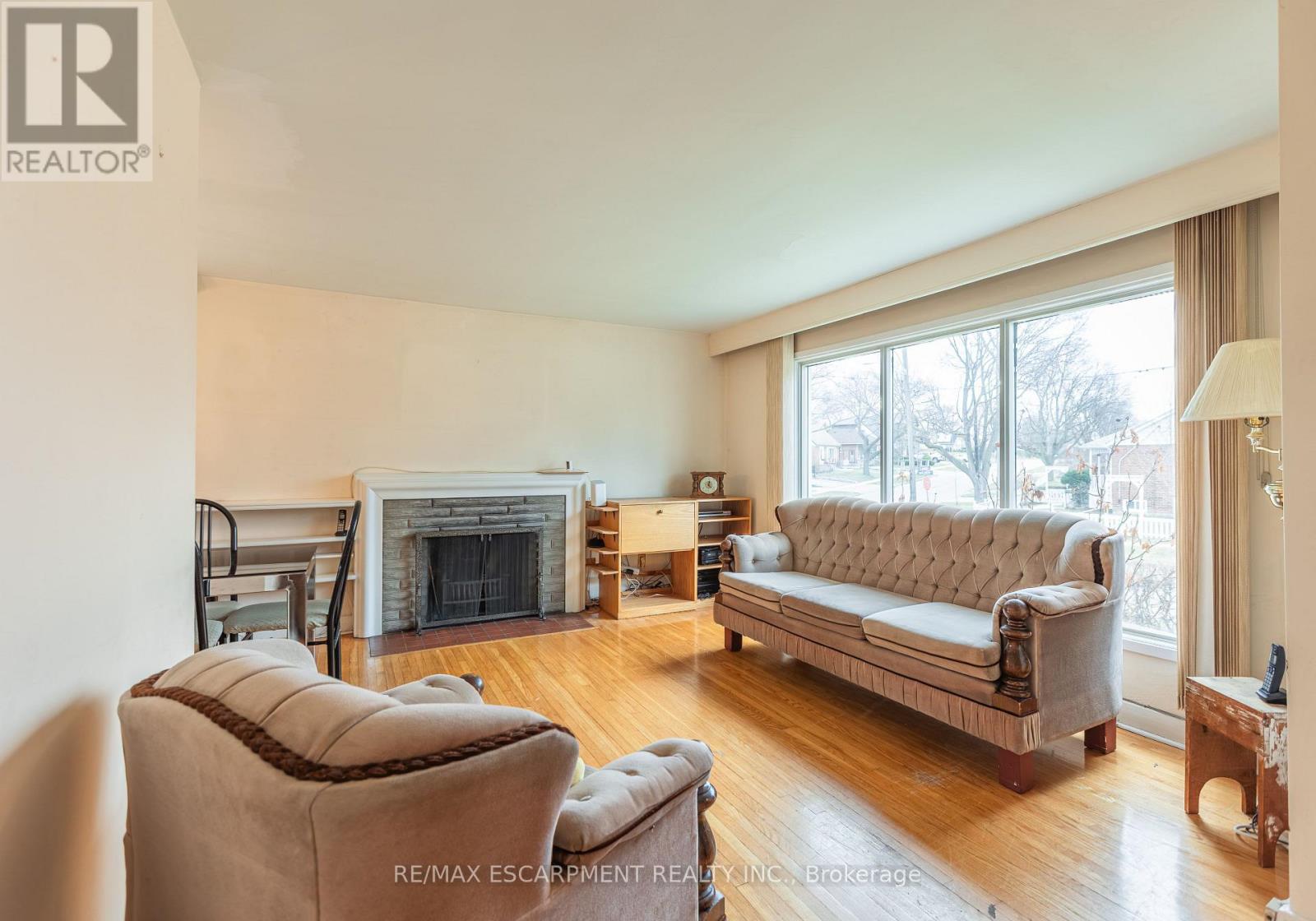 1 Snaresbrook Drive, Toronto, Ontario  M9W 2N5 - Photo 6 - W12960240
