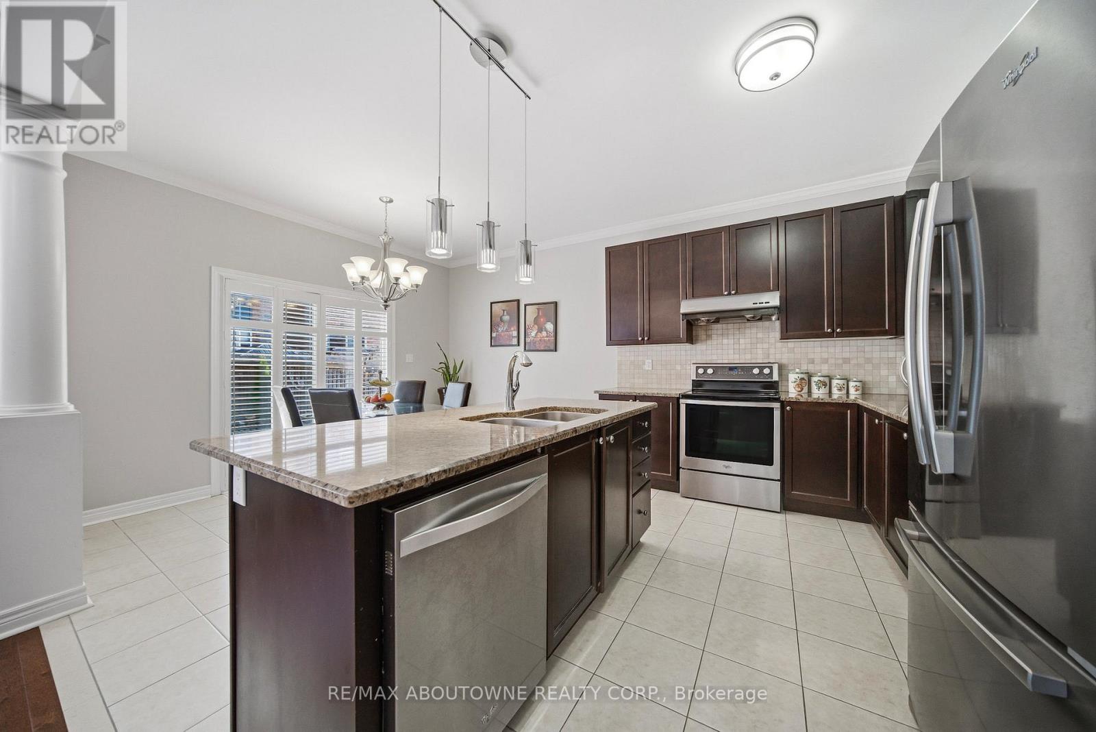 884 Stoutt Crescent, Milton, Ontario  L9T 7R1 - Photo 13 - W12960242