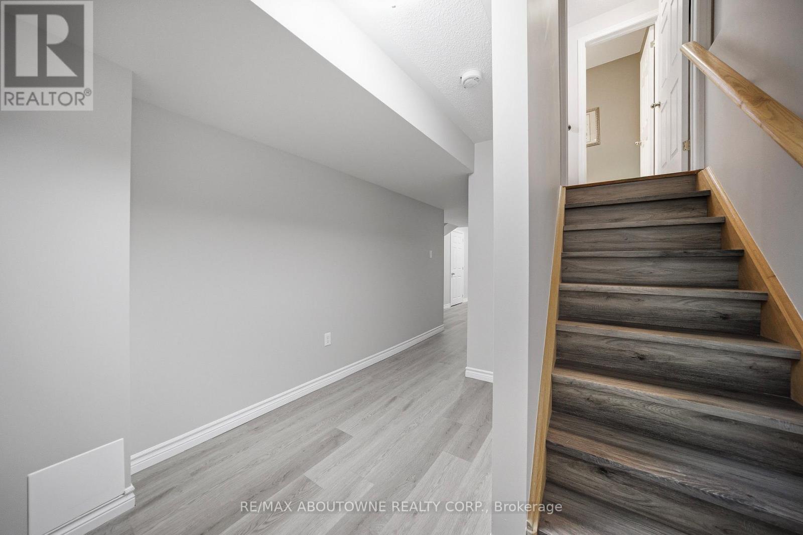 884 Stoutt Crescent, Milton, Ontario  L9T 7R1 - Photo 37 - W12960242