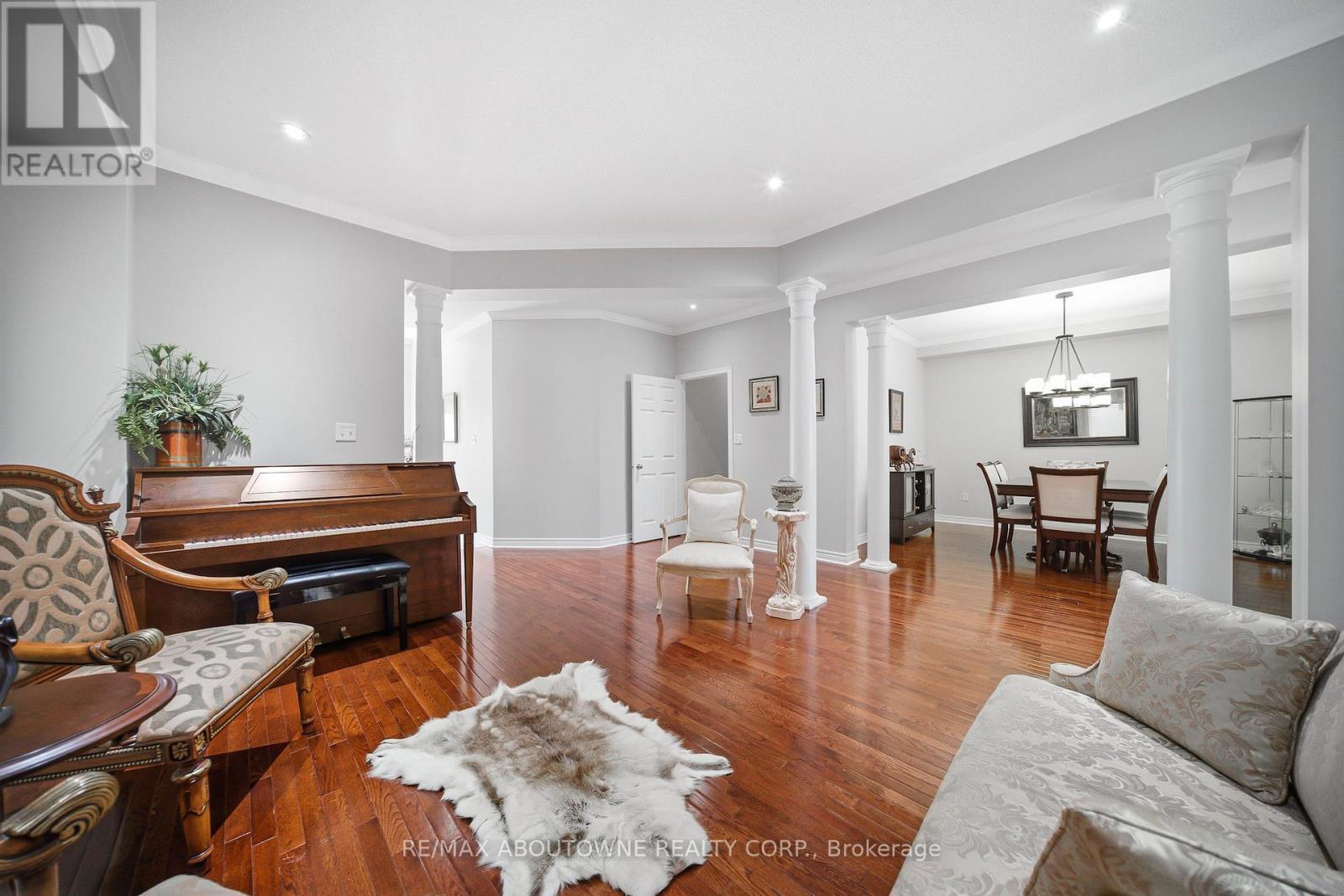 884 Stoutt Crescent, Milton, Ontario  L9T 7R1 - Photo 6 - W12960242