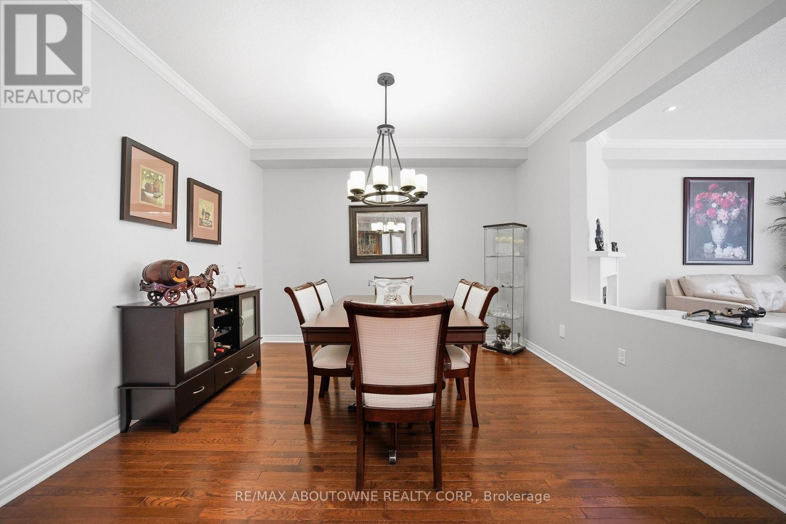 884 Stoutt Crescent, Milton, Ontario  L9T 7R1 - Photo 8 - W12960242