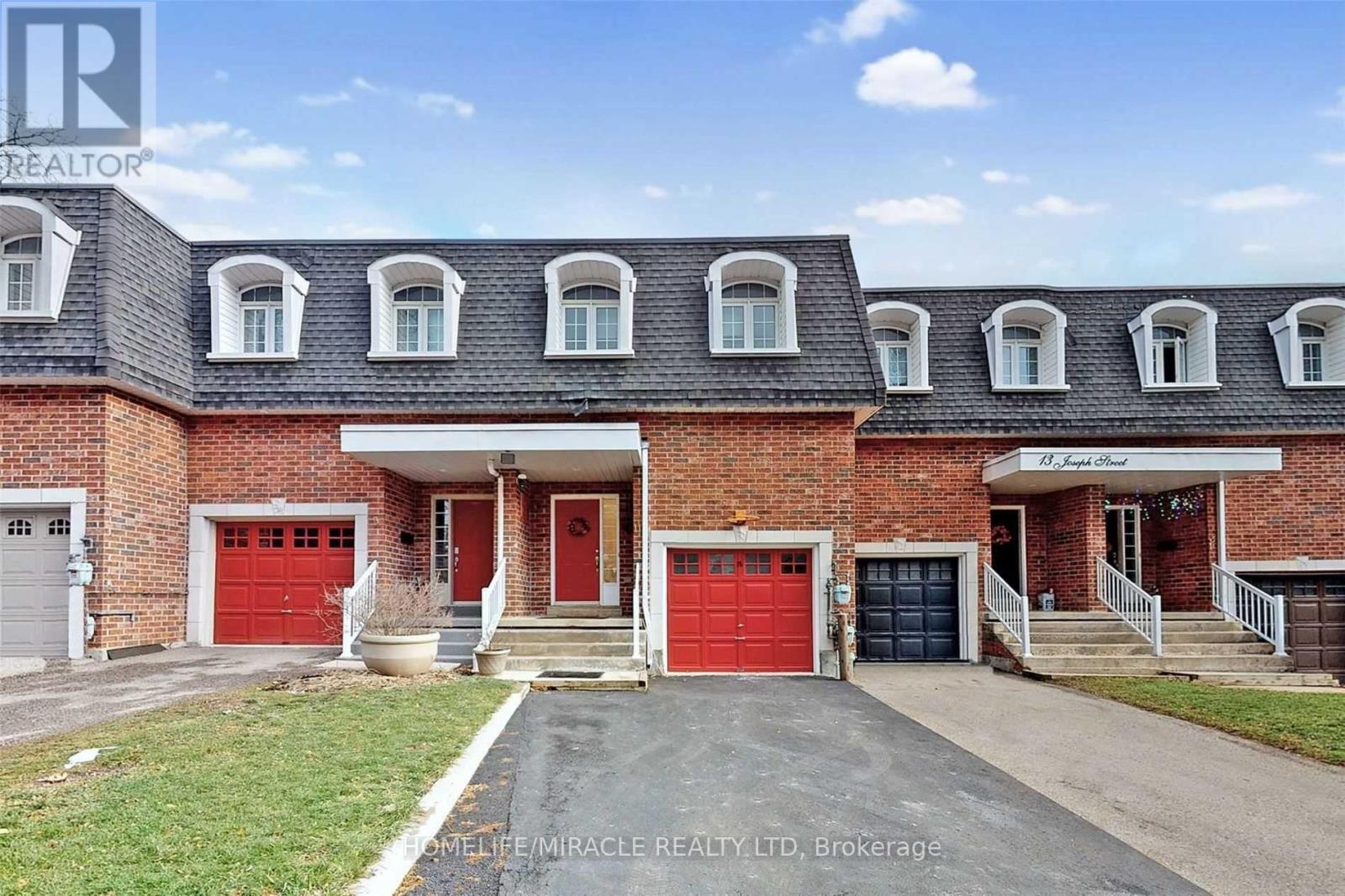 11 JOSEPH STREET, Brampton, Ontario