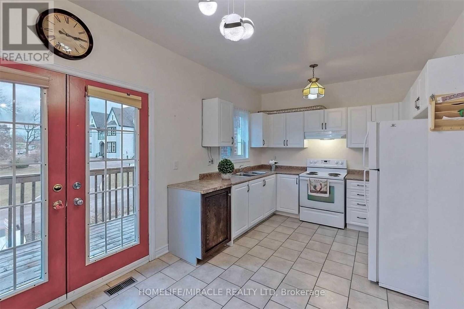 11 Joseph Street, Brampton, Ontario  L6X 0J3 - Photo 2 - W12960246